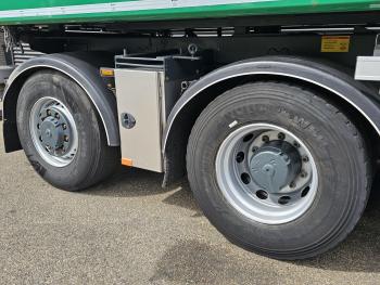 6X6 / T158/II  / 2 SIDE TIPPER - HMF Z CRANE